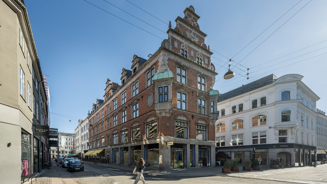 Facaden til butikken på Pilestræde 16, st. & 1. sal, 1112 København K | Billede til print