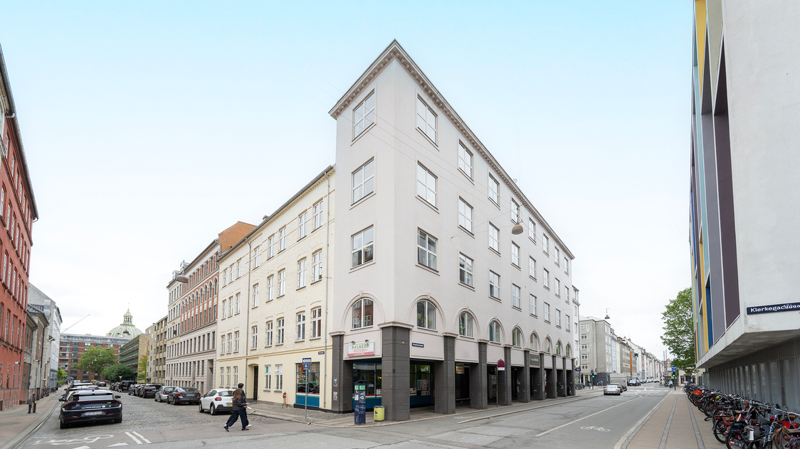 Facaden til ejendommen på Klerkegade 19, st. tv., 1308 København K | Billede til print