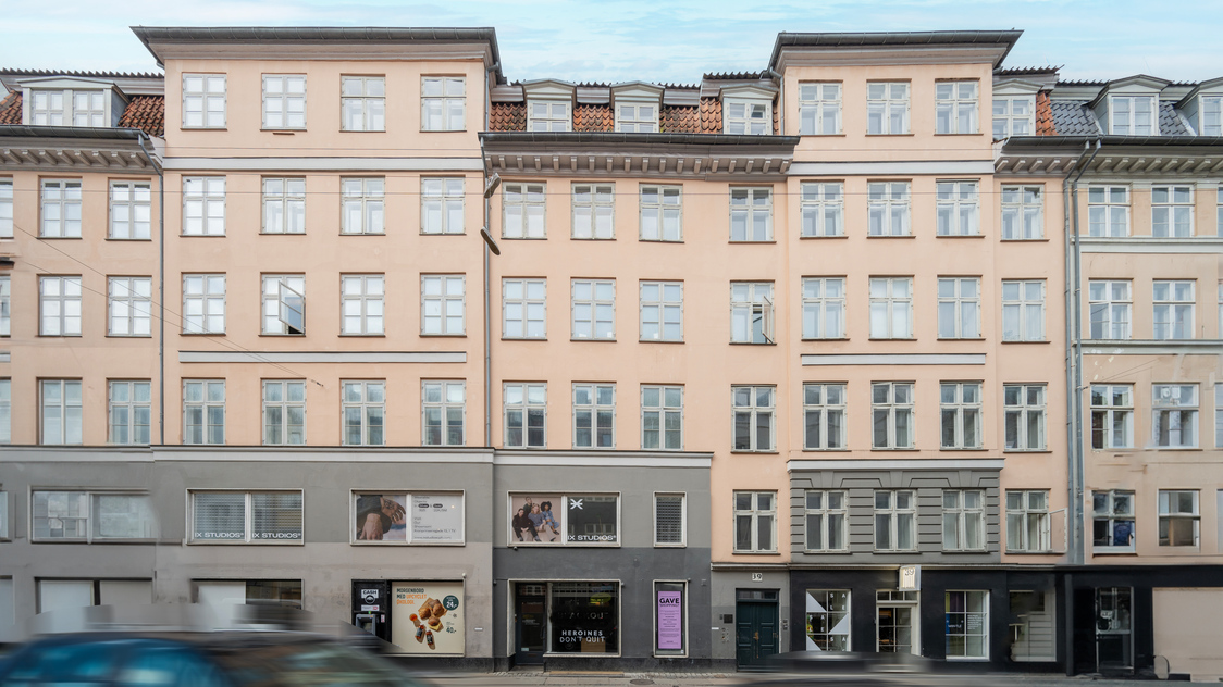 Facade til bolig på Pilestræde 39, 4. sal, 1112 København K | Billede til print