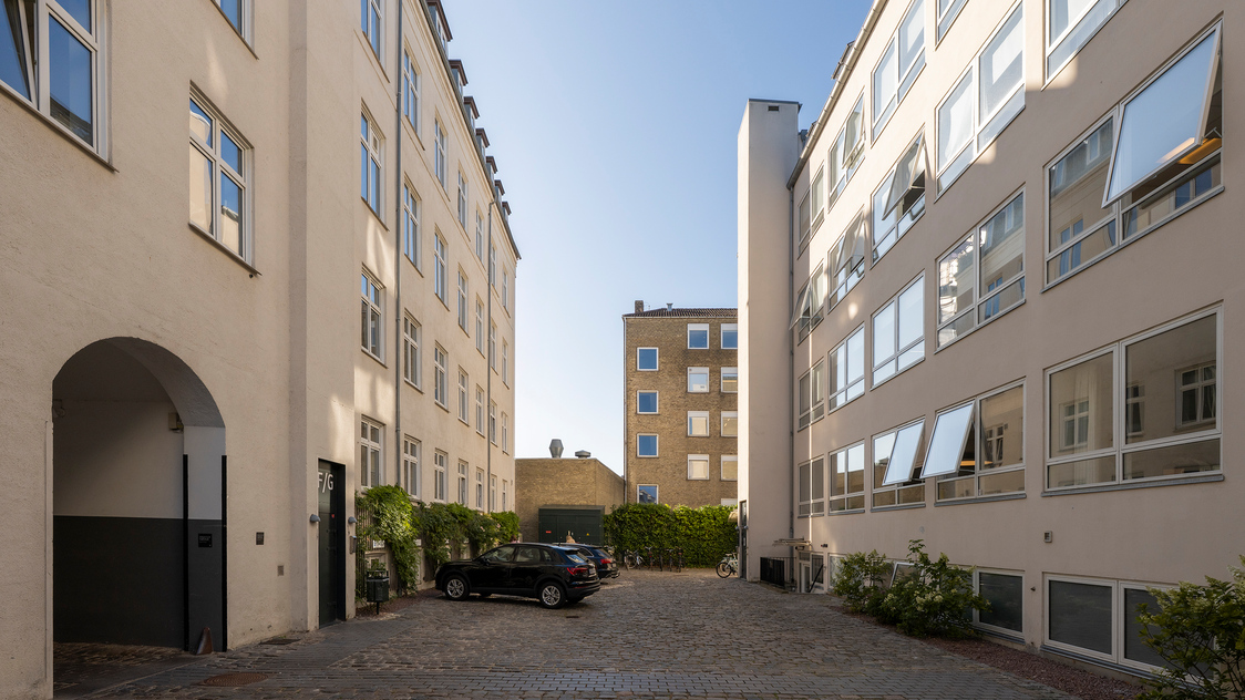 Indgang til gården på Kigkurren 8G, 3. th., 2300 København S | Billede til print