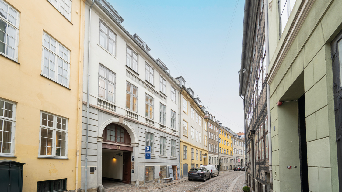 Facade til lager på Snaregade 12, mezz., LM 5, 1205 København K | Billede til print