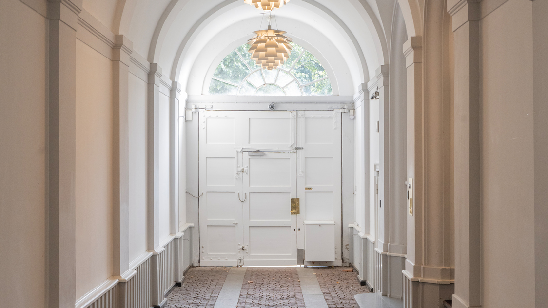 Indgang til Sankt Annæ Plads 3, st., 1250 København K | Billede til print