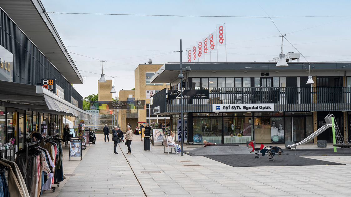Facaden til kontoret på Egedal Centret 3A, 1. sal, 3660 Stenløse | Billede til print