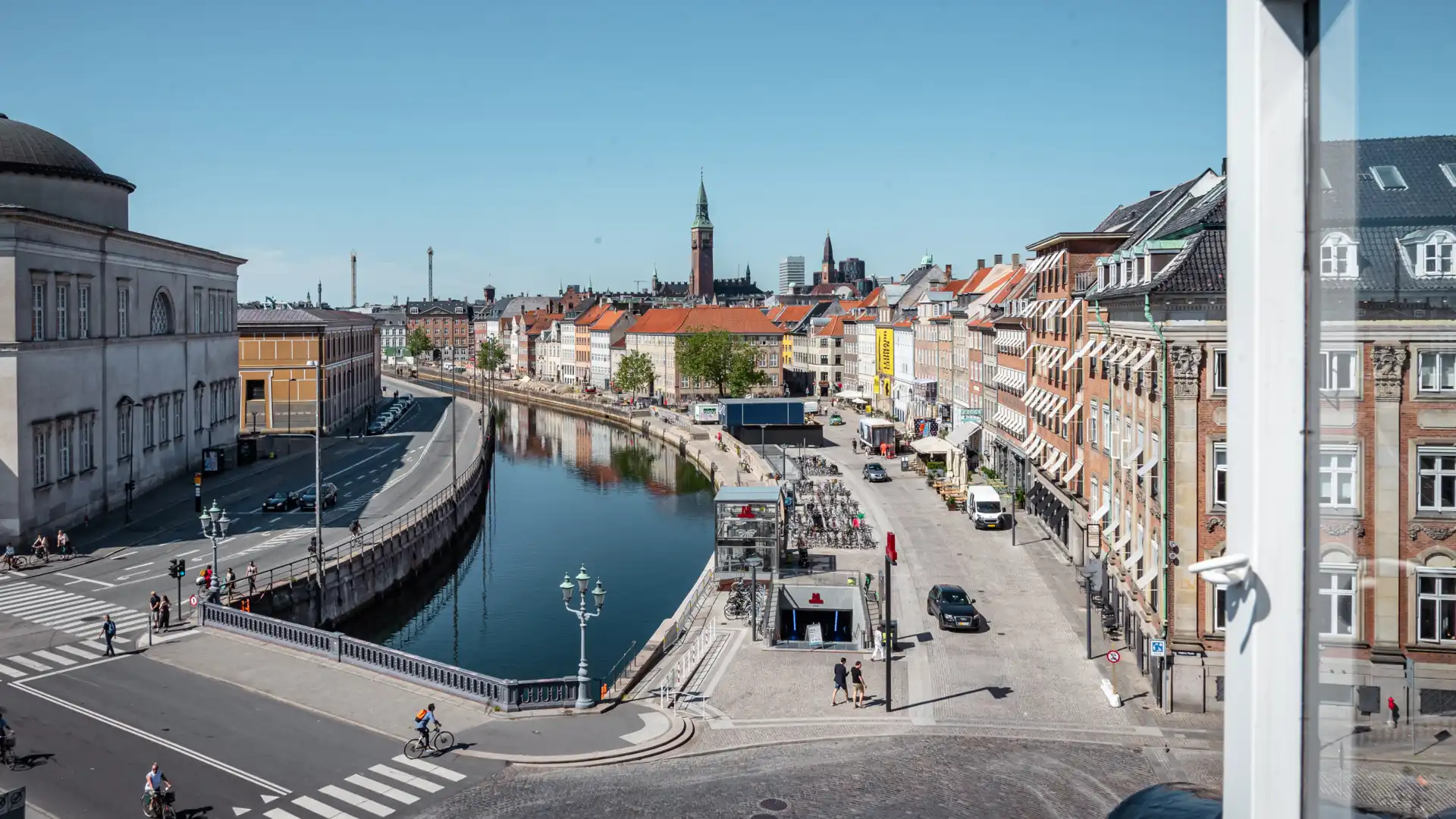 udsigten fra et kontorlejemål på højbro plads