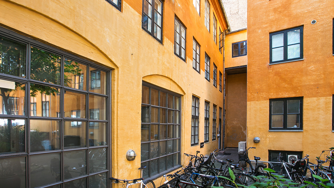 Vinduesparti på St. Kongensgade 62A, 1. sal, 1264 København K | Billede til print