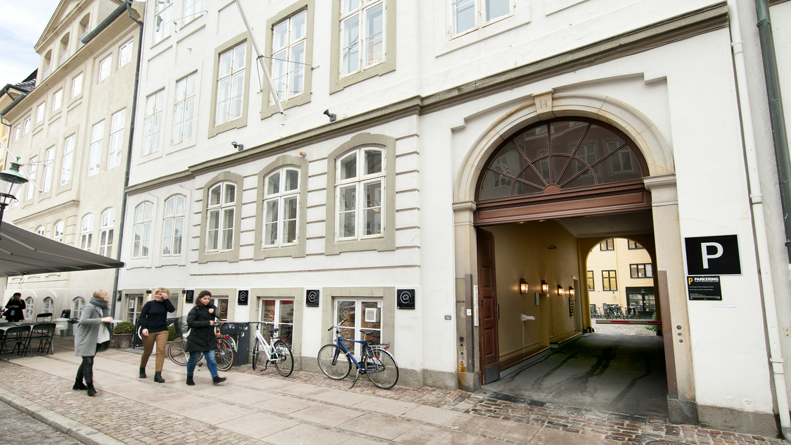 Facade - Amaliegade 14, st. | Billede til print