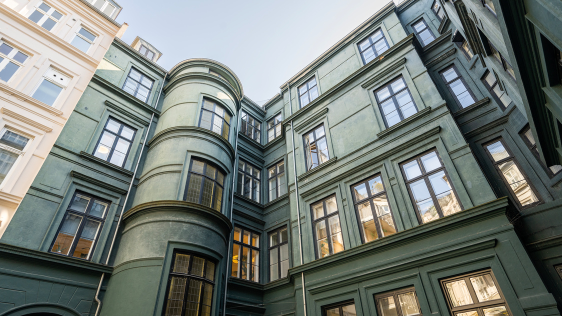 Facade - Bredgade 75, 4. sal | Billede til print