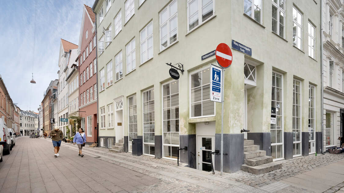 Facade på Valkendorfsgade 19, kld., 1151 København K | Billede til print