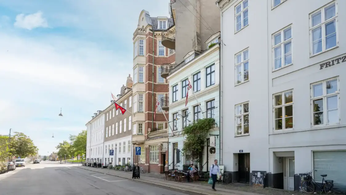 Facade - Esplanaden 46, 1. sal | Billede til print