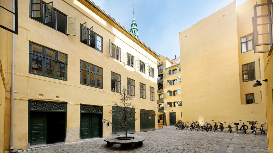 Gård - Højbro Plads 21B, 2. sal | Billede til print