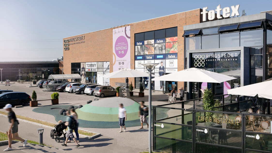 Facaden til center med butik på Klosterparks Allé 10, butik 22, 4100 Ringsted | Billede til print