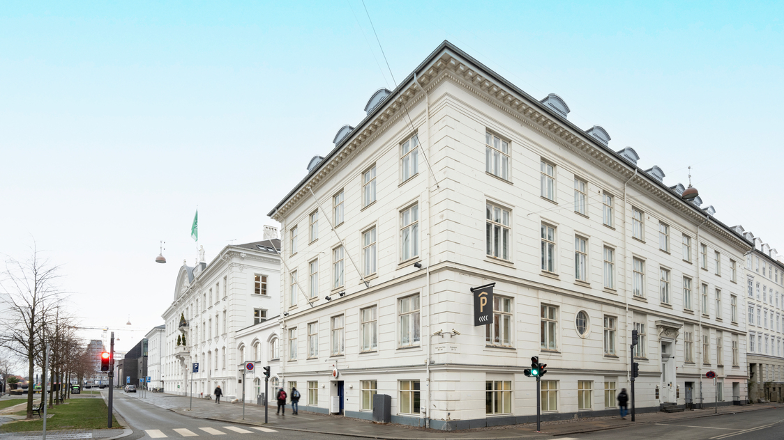 Facaden til showroomet på Sankt Annæ Plads 24A, 1250 København K | Billede til print