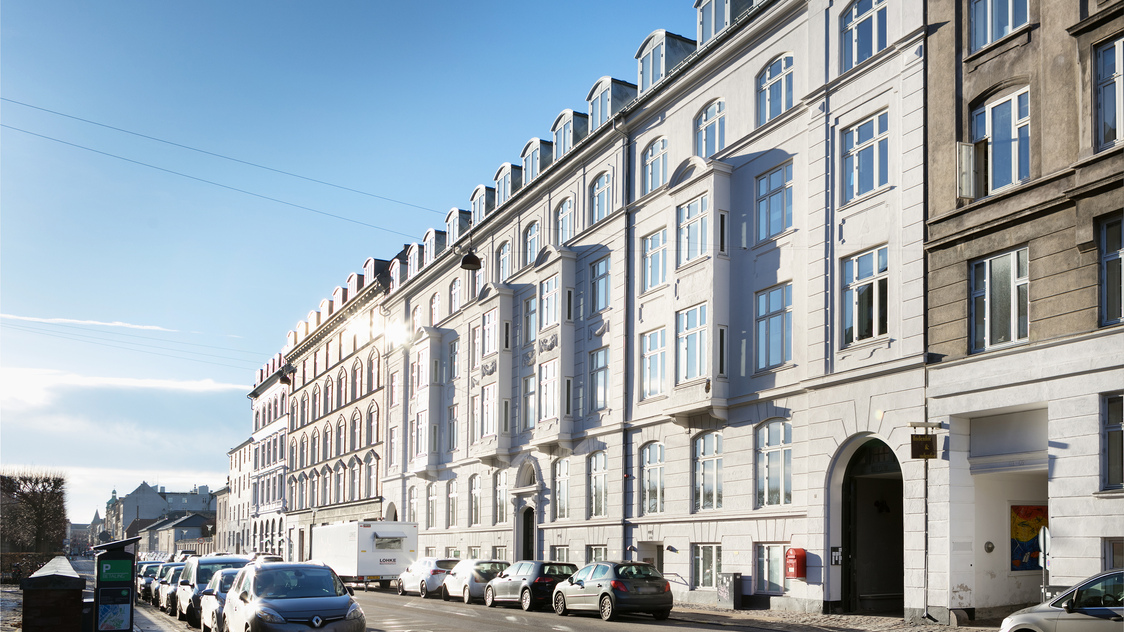 Facaden til boligen på Toldbodgade 61D, st., 1253 København K | Billede til print