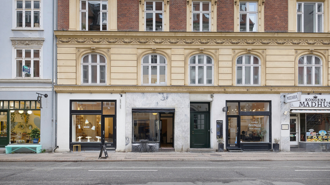 Facade til butik på Store Kongensgade 74, st. tv., 1264 København K | Billede til print